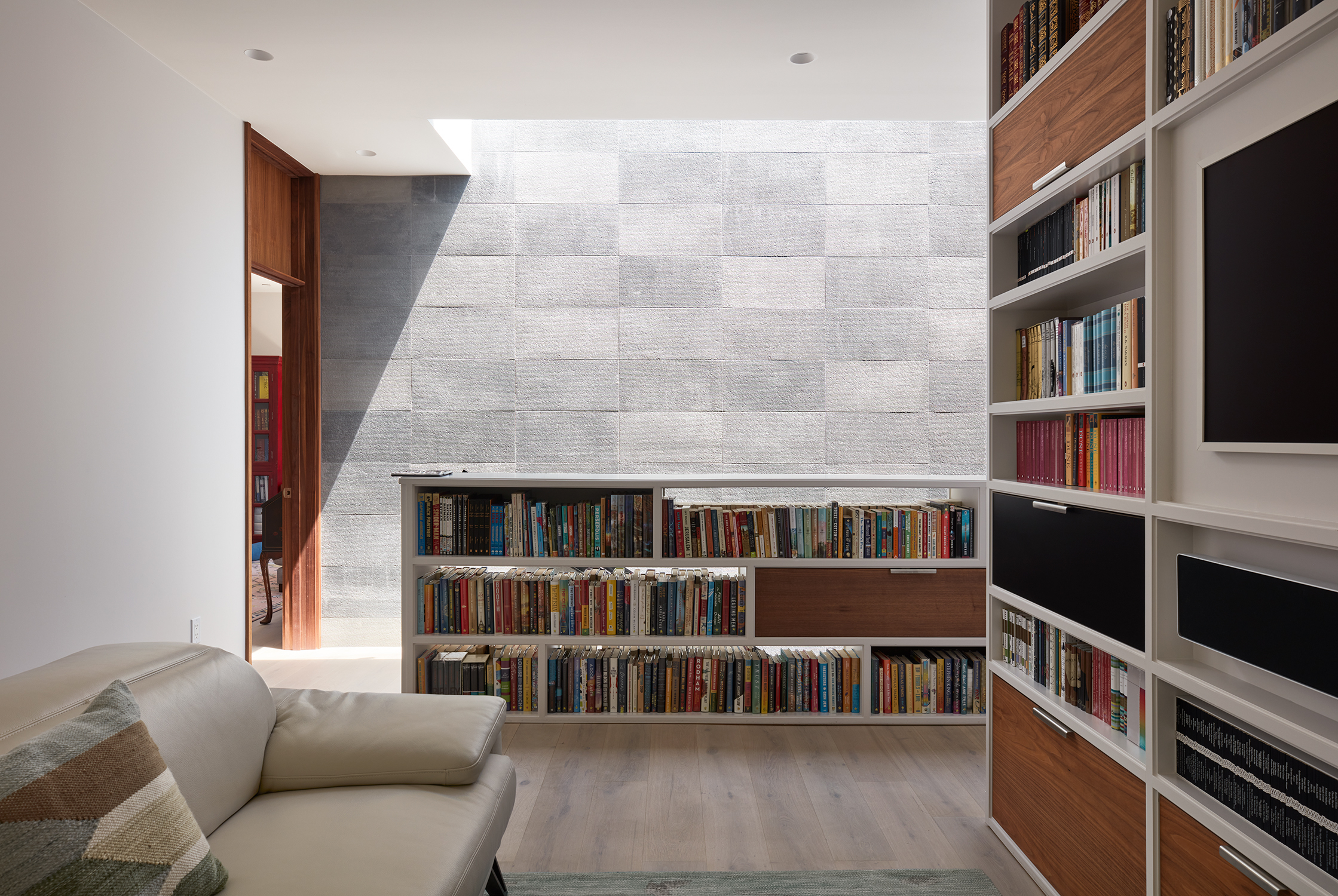 Supporting you through the process of creating a home in Valencia.